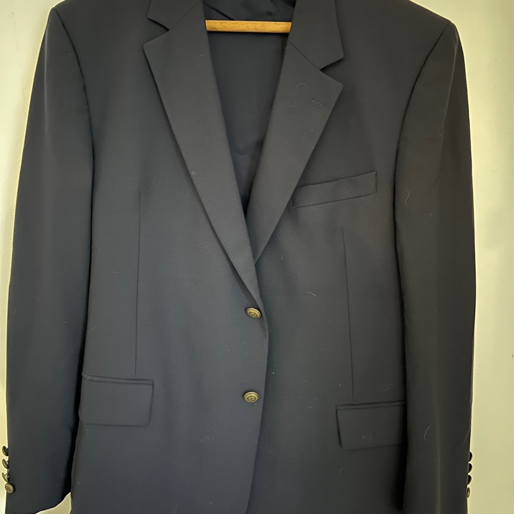 jos A bank men’s navy blazer, 44R, 97% wool, brass buttons,‎ EUC